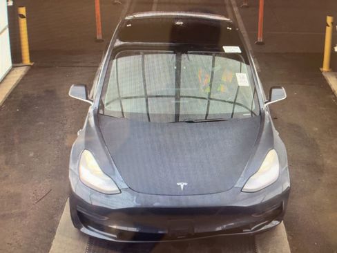 Used 2020 Tesla Model 3 Standard Range image 17