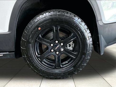 Used 2023 GMC Acadia AT4 w/ Technology Package AWD/4WD image 12