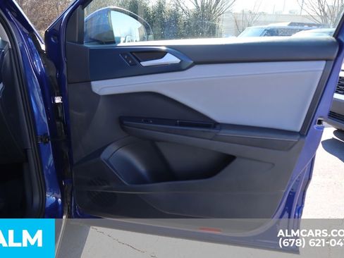 Used 2024 Volkswagen Taos SE image 27