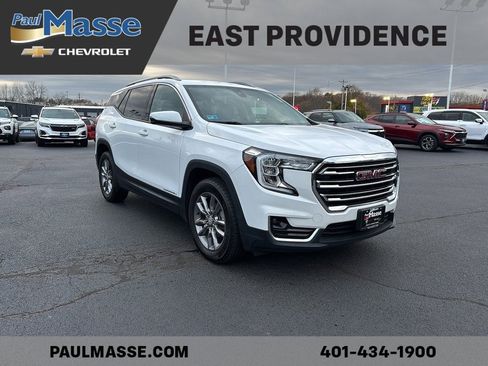 Certified 2022 GMC Terrain SLT image 3