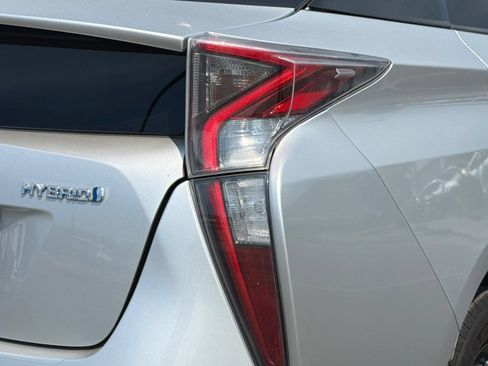 Used 2016 Toyota Prius Four w/ Advanced Technology Package FWD image 40