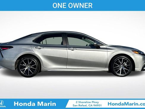 Used 2024 Toyota Camry SE image 4