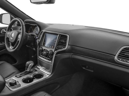 Used 2017 Jeep Grand Cherokee Limited w/ Luxury Group II AWD/4WD image 10
