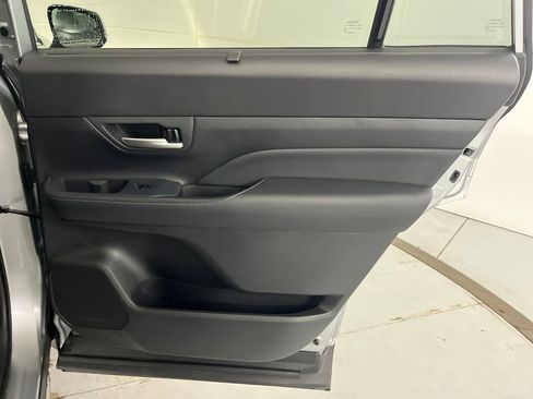 Used 2025 Toyota Grand Highlander AWD image 30