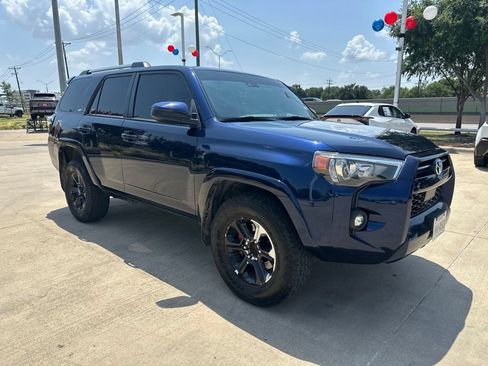 Used 2024 Toyota 4Runner SR5 RWD image 12
