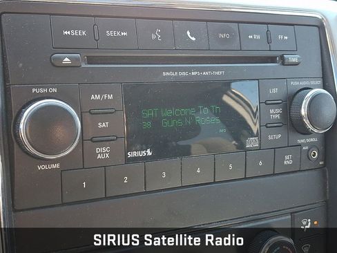 Used 2013 Jeep Grand Cherokee Laredo w/ Laredo E Group image 16