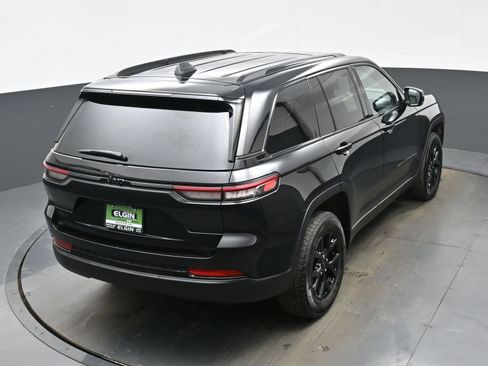 Used 2025 Jeep Grand Cherokee Altitude AWD/4WD image 40