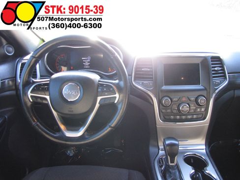 Used 2020 Jeep Grand Cherokee Laredo image 19