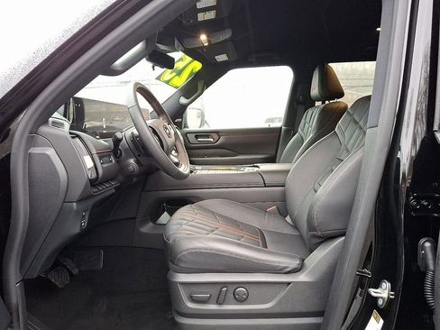 Used 2025 Nissan Armada PRO-4X image 14