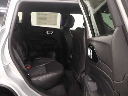 New 2026 Jeep Compass Latitude AWD/4WD image 17