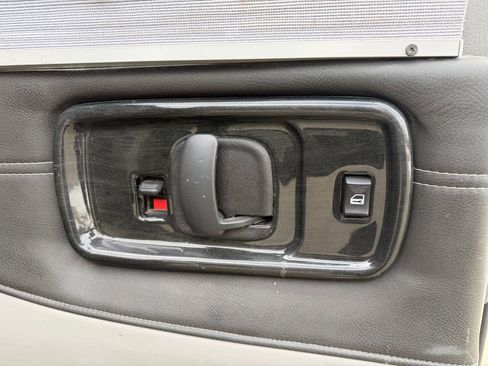 Used 2017 Chevrolet Express 2500 Extended image 39