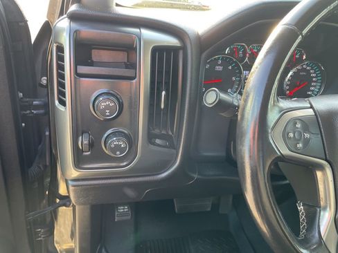 Used 2019 Chevrolet Silverado 1500 LT AWD/4WD image 9