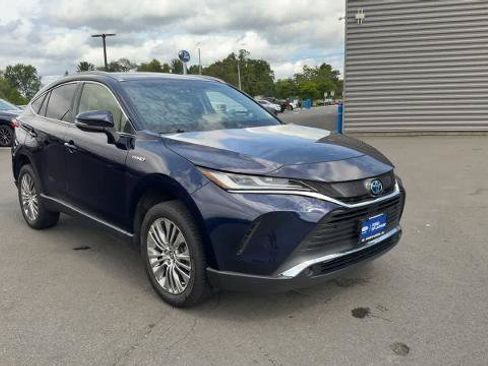 Used 2021 Toyota Venza XLE w/ Softex Package AWD/4WD image 2