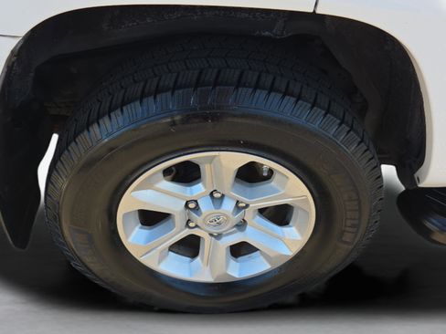 Used 2015 Toyota 4Runner SR5 image 33