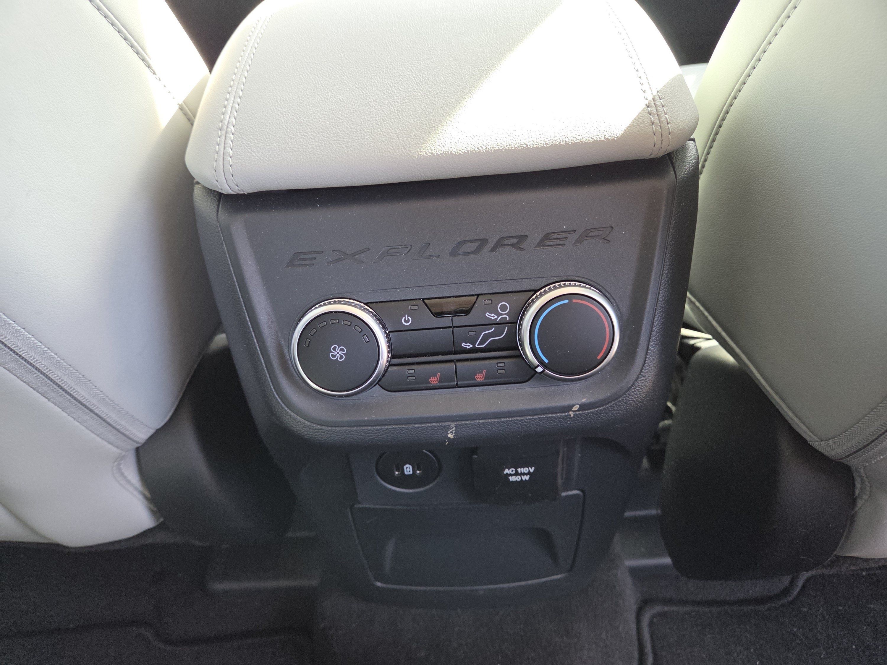 Used 2026 Ford Explorer Platinum w/ LUX Leather Package AWD/4WD image 34