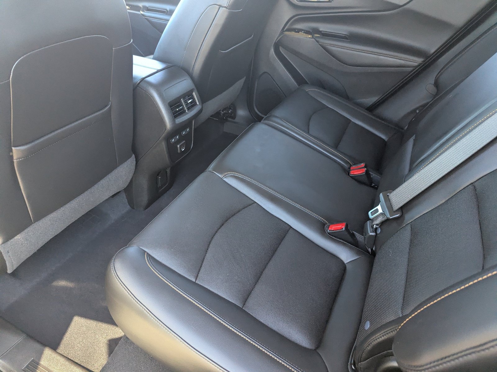 Used 2021 Chevrolet Equinox Premier FWD image 16