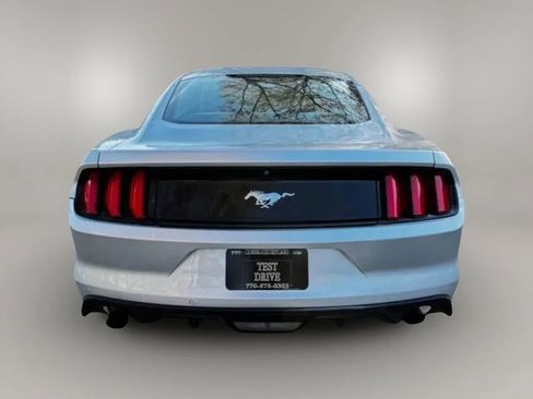 Used 2016 Ford Mustang Coupe RWD image 10