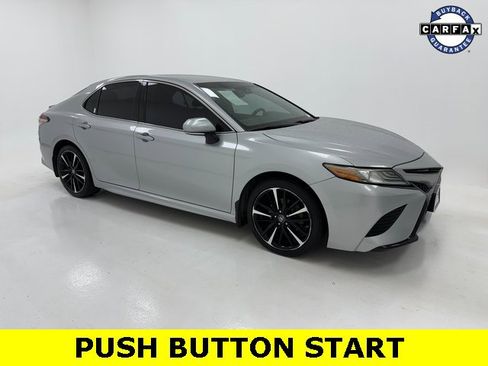 Used 2018 Toyota Camry XSE image 1
