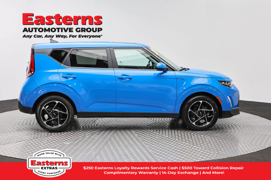 Used 2023 Kia Soul EX FWD image 5
