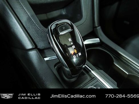Used 2020 Cadillac XT6 Premium Luxury FWD image 17