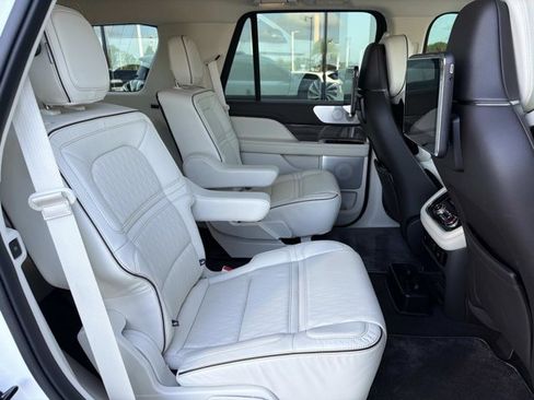 Used 2020 Lincoln Navigator Black Label w/ Cargo Convenience Package AWD/4WD image 23