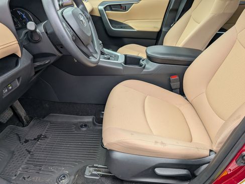 Used 2023 Toyota RAV4 LE image 15