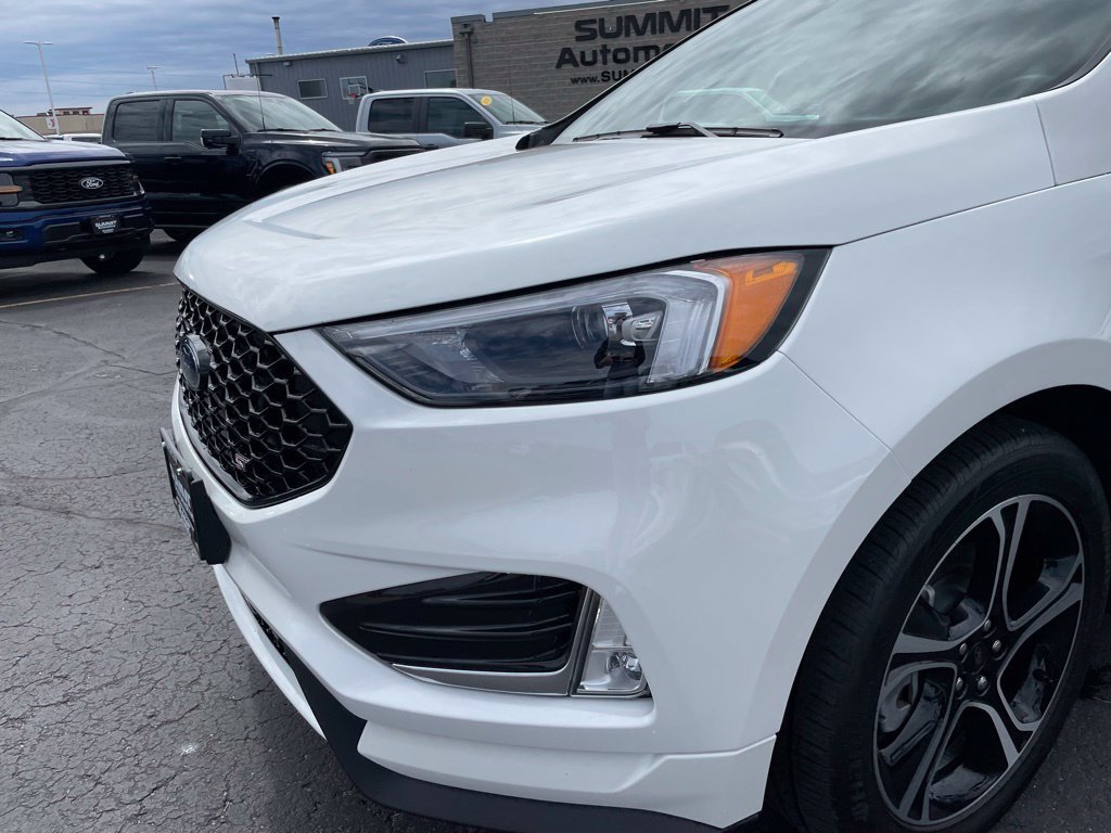 Used 2023 Ford Edge ST w/ Cargo Accessory Package AWD/4WD image 25