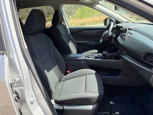Used 2024 Nissan Rogue S image 13