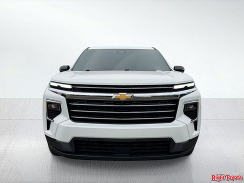 Used 2025 Chevrolet Traverse LT w/ Driver Confidence Package FWD image 10