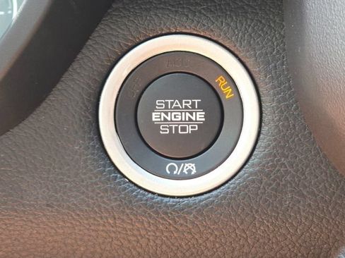 Used 2024 RAM 1500 Laramie AWD/4WD image 18