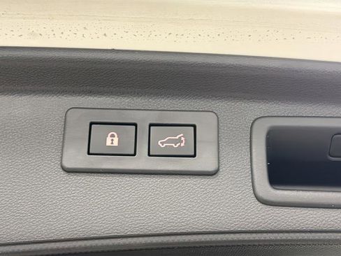 Used 2022 Subaru Forester Premium AWD/4WD image 30