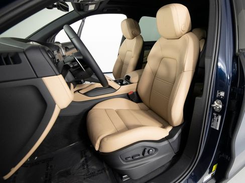 New 2026 Porsche Cayenne S image 5