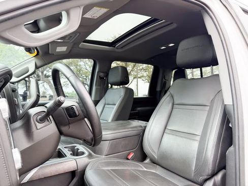 Used 2023 GMC Sierra 3500 Denali w/ Technology Package image 9