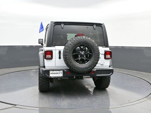 Used 2025 Jeep Wrangler Unlimited Sport AWD/4WD image 8