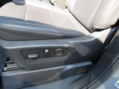 Used 2025 Chevrolet Silverado 1500 LTZ w/ LTZ Premium Package AWD/4WD image 22