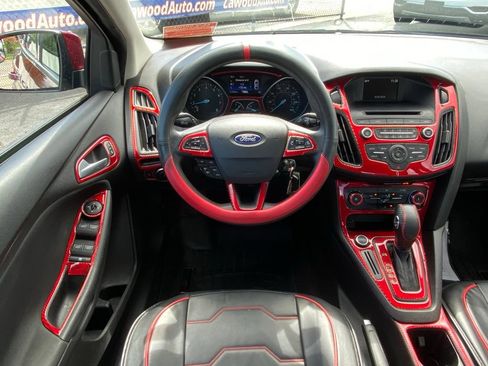 Used 2017 Ford Focus SE FWD image 16