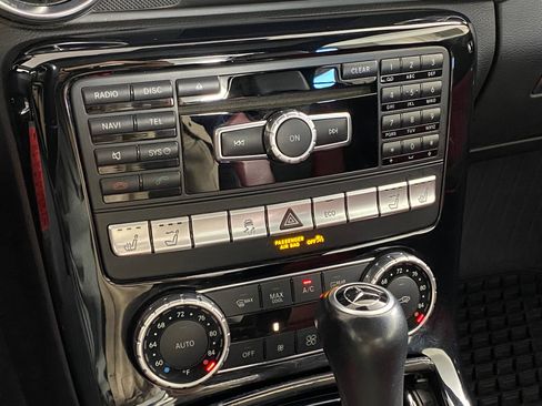 Used 2014 Mercedes-Benz SLK 350 image 24