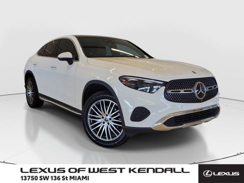 Used 2024 Mercedes-Benz GLC 300 4MATIC image 1