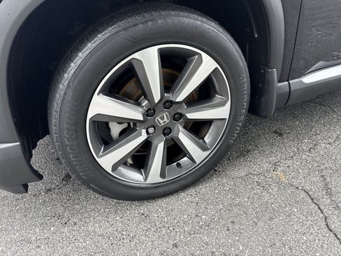 Used 2025 Honda Pilot Elite image 12