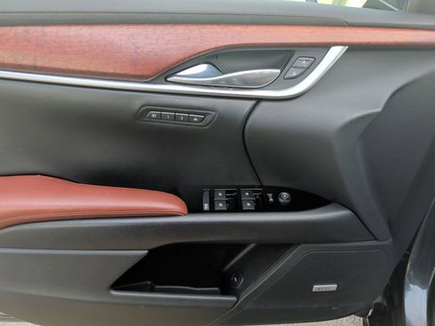 Used 2015 Cadillac XTS Luxury image 10