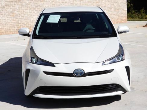 Used 2019 Toyota Prius L Eco image 21