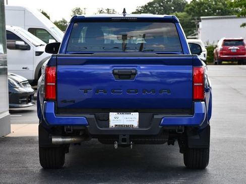 Used 2025 Toyota Tacoma TRD Sport AWD/4WD image 8