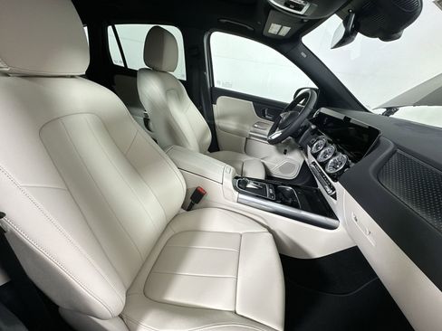 Used 2025 Mercedes-Benz GLA 250 4MATIC image 24