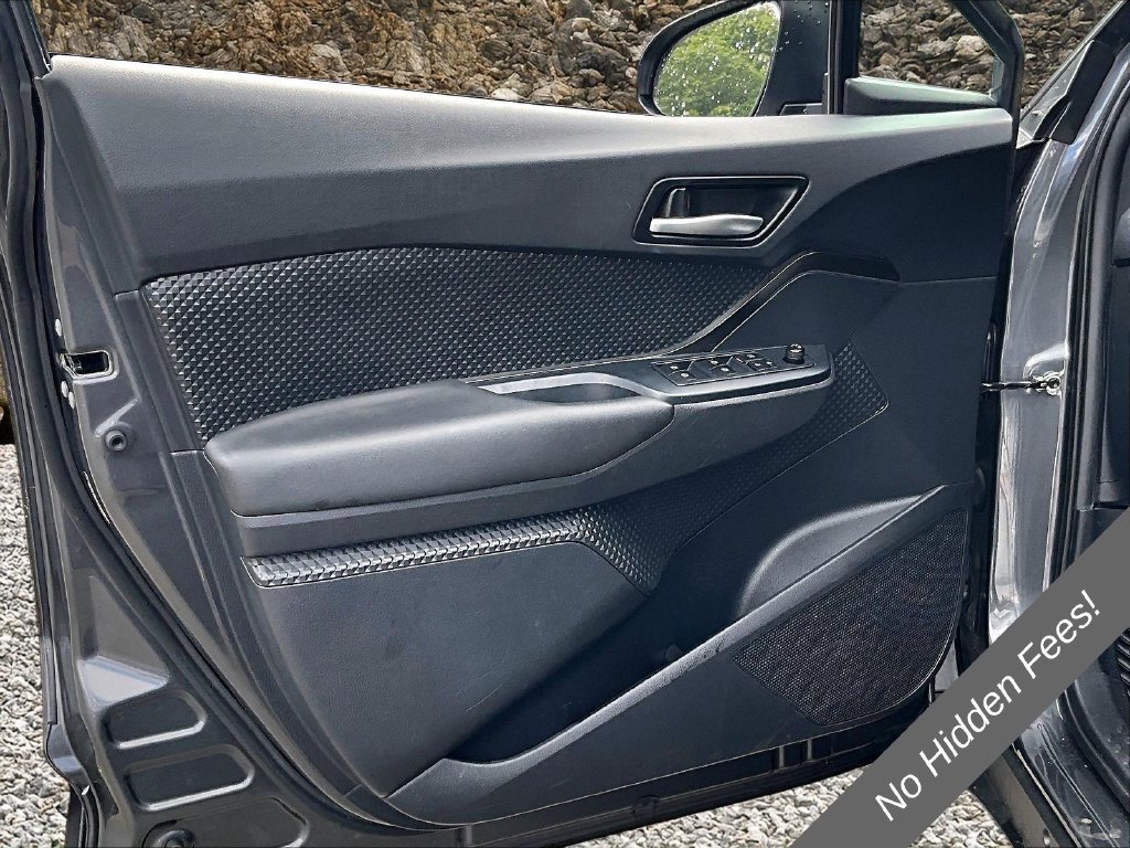 Used 2019 Toyota C-HR LE FWD image 17