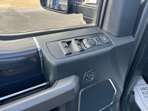 Used 2022 Ford F350 Platinum w/ FX4 Off-Road Package image 18
