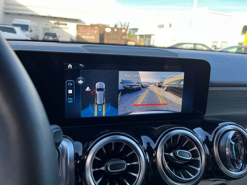 Certified 2025 Mercedes-Benz GLB 250 4MATIC image 23