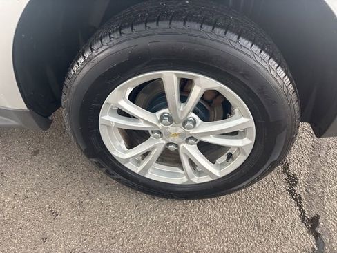 Used 2017 Chevrolet Equinox LT w/ Convenience Package image 43