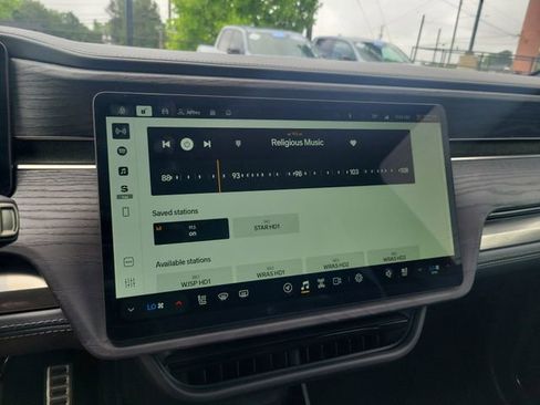 Used 2024 Rivian R1S Adventure AWD/4WD image 18
