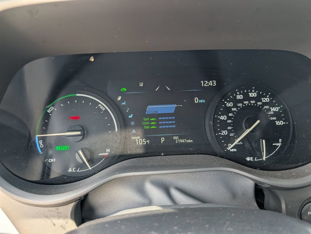 Used 2025 Toyota Sienna XLE w/ XLE Plus Package FWD image 20