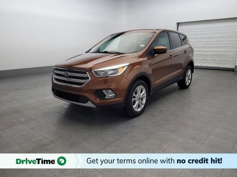 Used 2017 Ford Escape SE w/ SE Cold Weather Package image 1